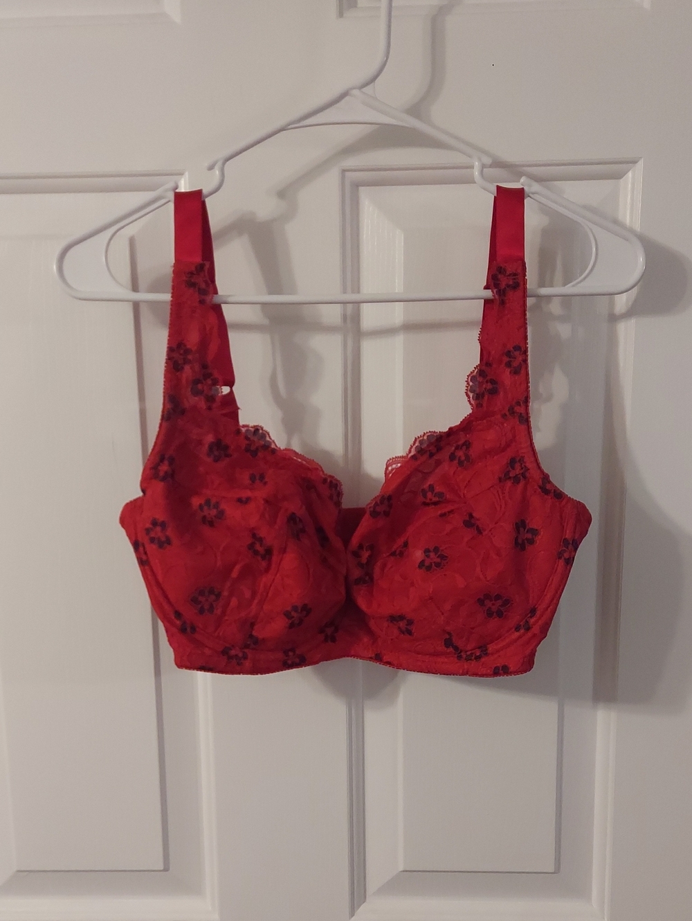 Frederick's of Hollywood Red Floral Lace Underwire Bra